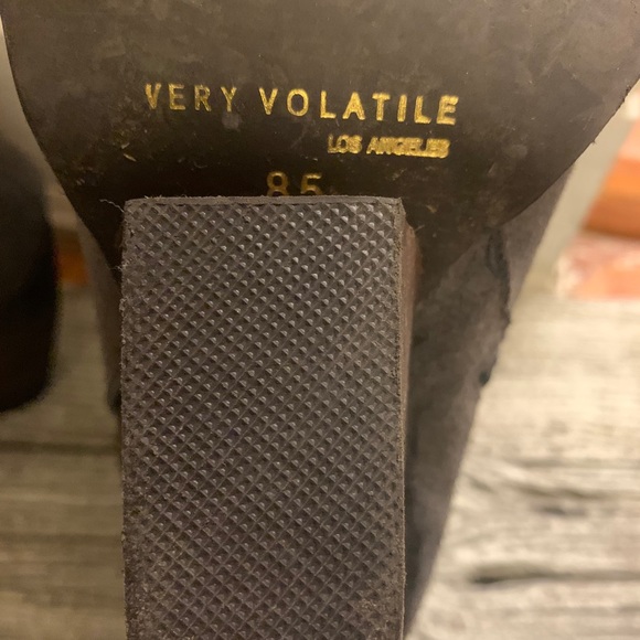 Very Volatile suede bootie - Picture 7 of 7